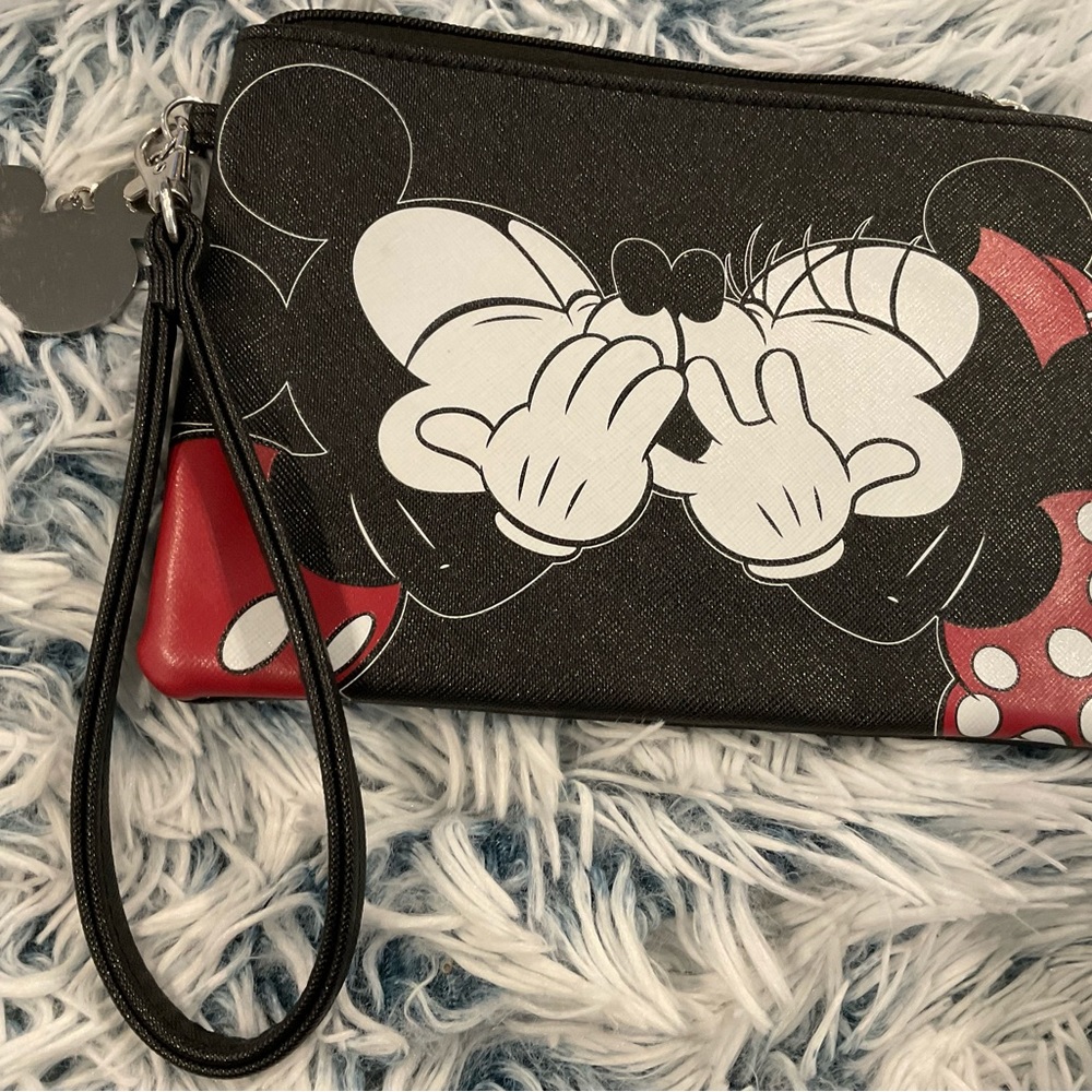 NWOT Disney Wristlet Mickey and Minnie Mouse